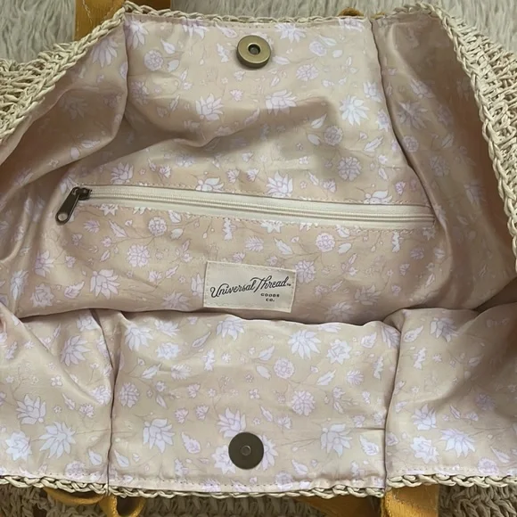 Universal Thread tote - Picture 4 of 9